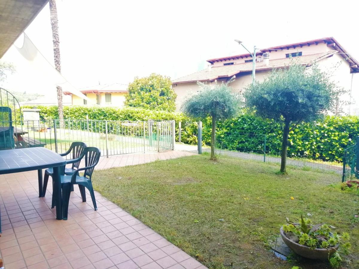 IseoLakeRental - Appartamento Chiara Riva di Solto Esterno foto